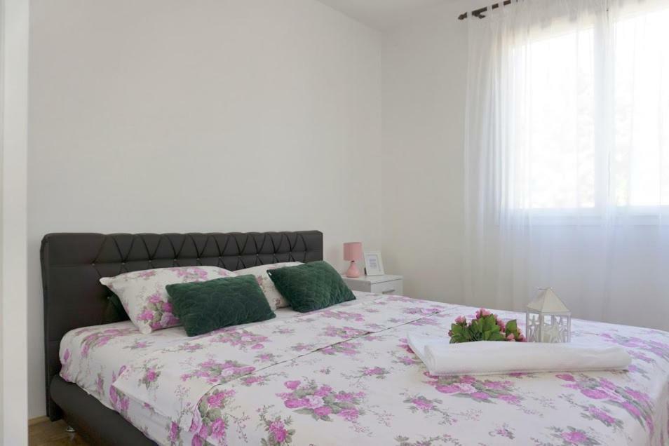 Nina Apartment Trebinje Exterior foto